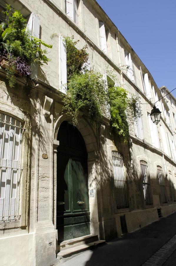 D'autres, Massages Couette-café 3*